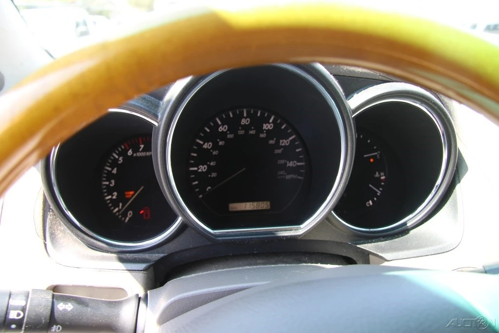 2005 Lexus RX 2nd Gen - Image 18 of 21