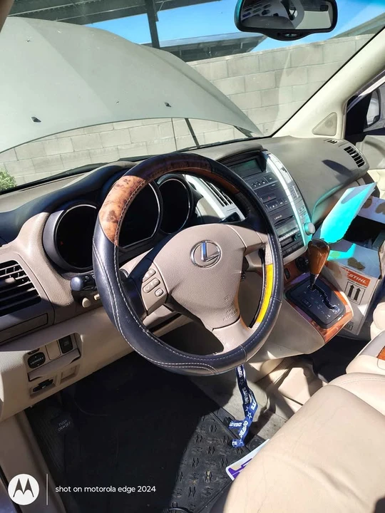2005 Lexus RX 2nd Gen - Image 7 of 8