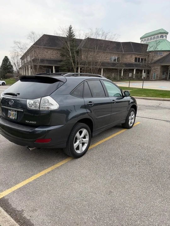 2005 Lexus RX 2nd Gen - Image 4 of 11