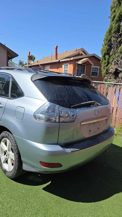 2005 Lexus RX 2nd Gen - Image 3 of 18
