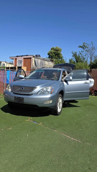 2005 Lexus RX 2nd Gen - Image 10 of 18