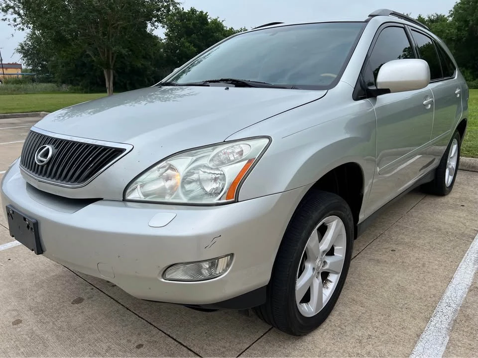 2005 Lexus RX 2nd Gen - Image 2 of 19