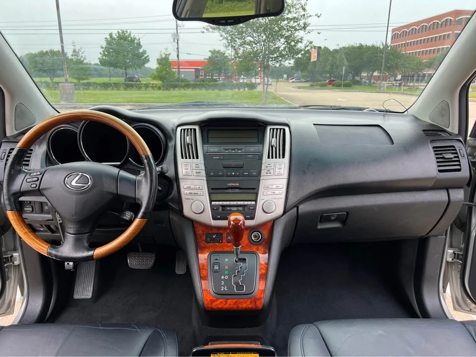 2005 Lexus RX 2nd Gen - Image 9 of 19