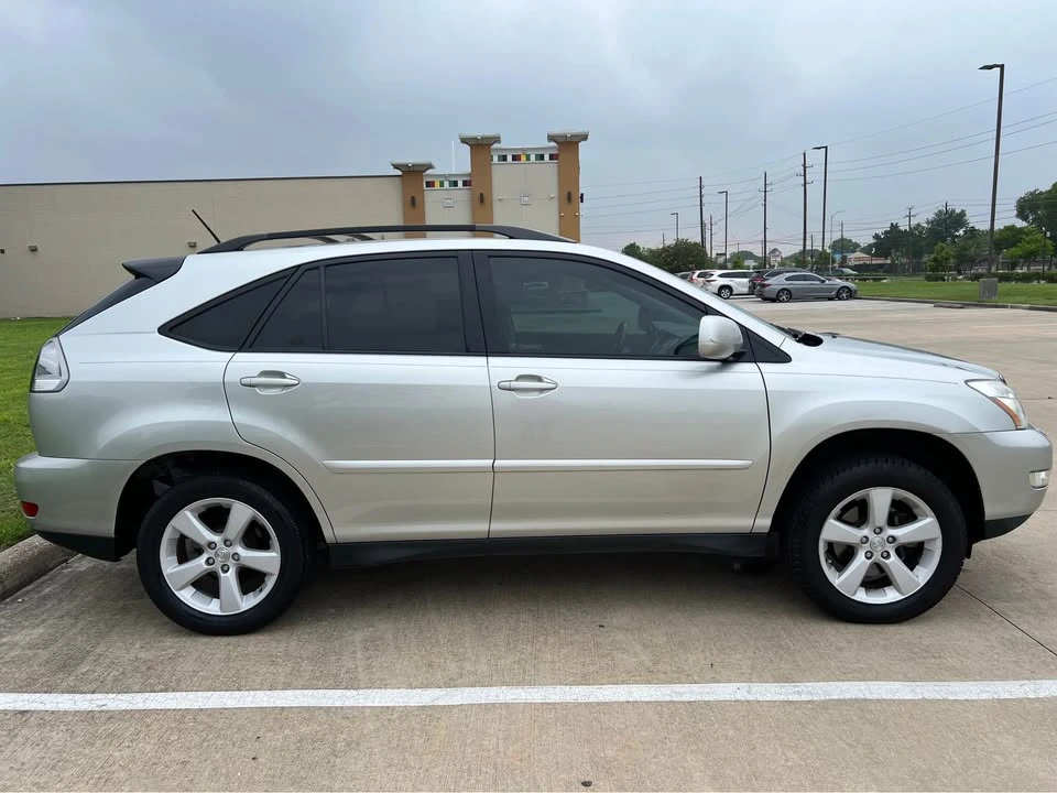 2005 Lexus RX 2nd Gen - Image 4 of 19