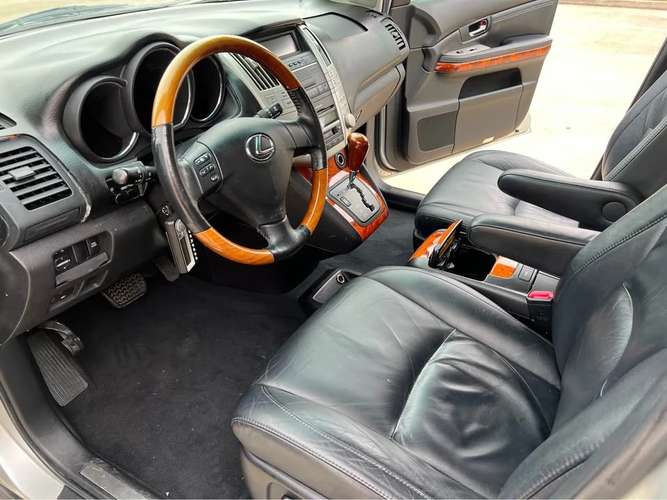 2005 Lexus RX 2nd Gen - Image 18 of 19