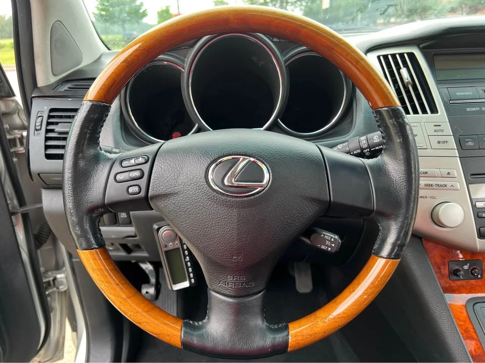 2005 Lexus RX 2nd Gen - Image 11 of 19
