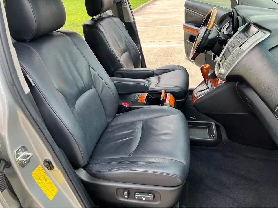 2005 Lexus RX 2nd Gen - Image 17 of 19