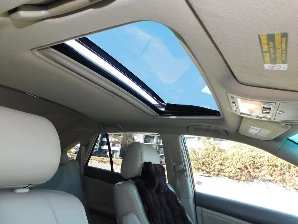 2005 Lexus RX 2nd Gen - Image 9 of 11