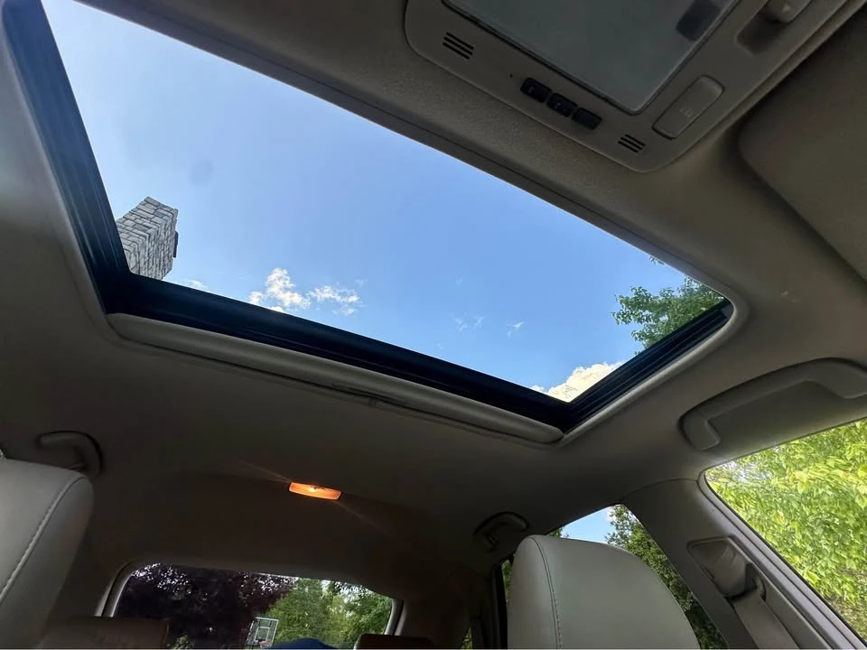 2005 Lexus RX 2nd Gen - Image 6 of 10