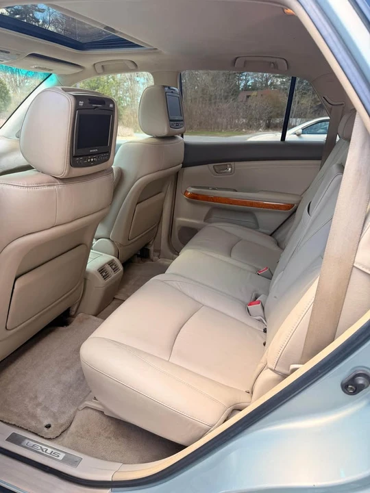 2005 Lexus RX 2nd Gen - Image 11 of 12