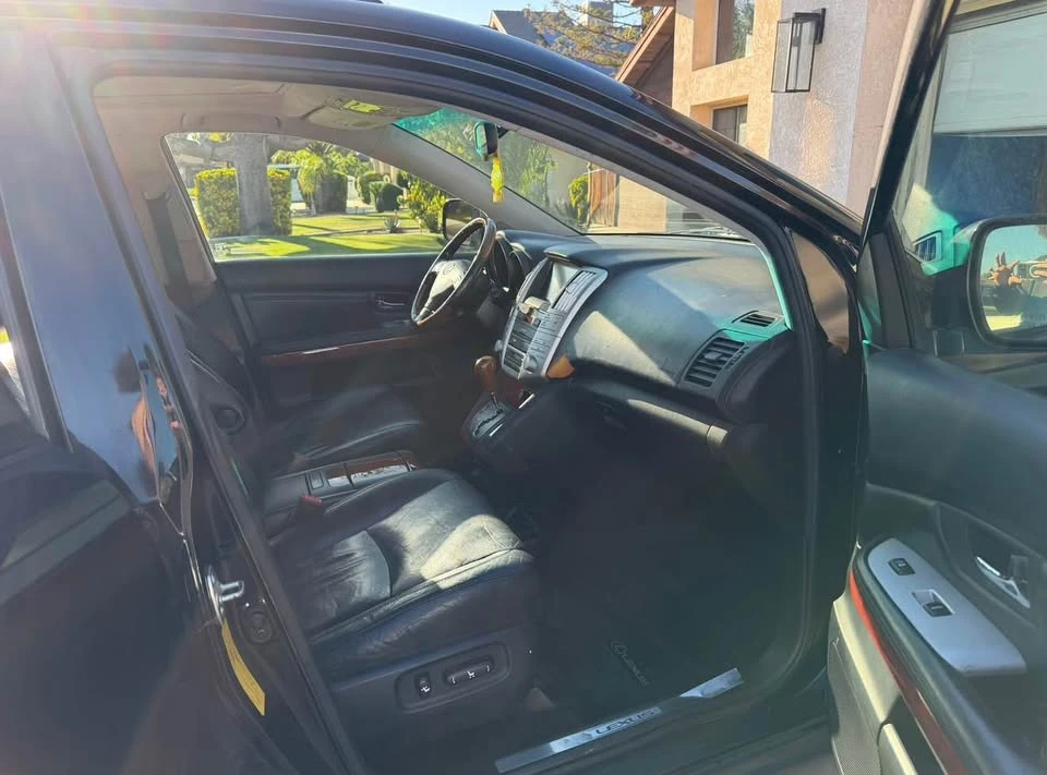 2005 Lexus RX 2nd Gen - Image 4 of 6