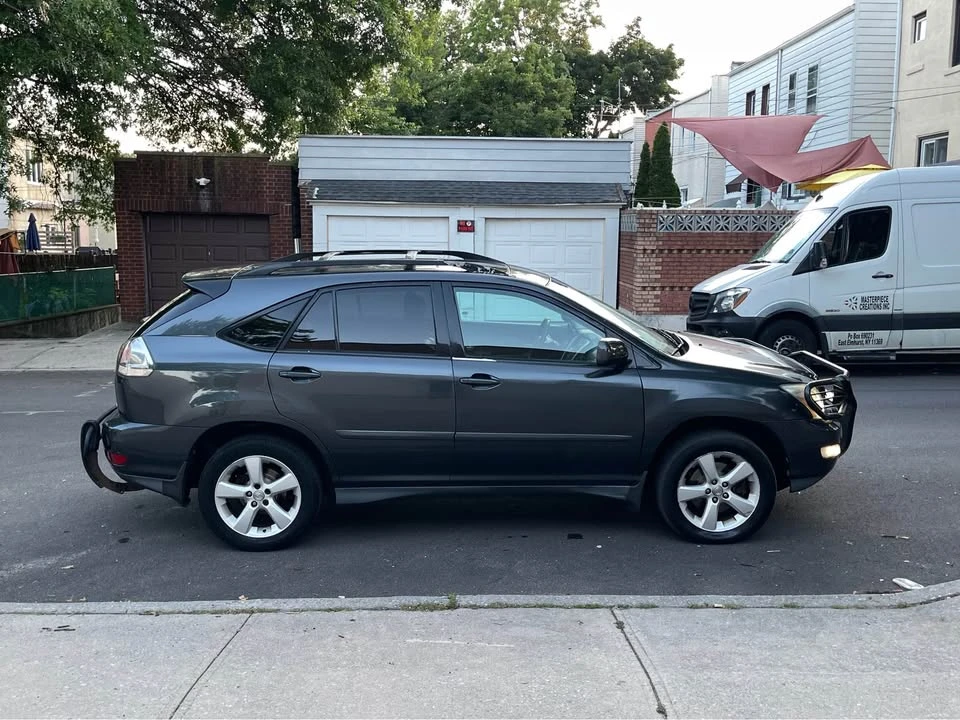 2005 Lexus RX 2nd Gen - Image 4 of 20