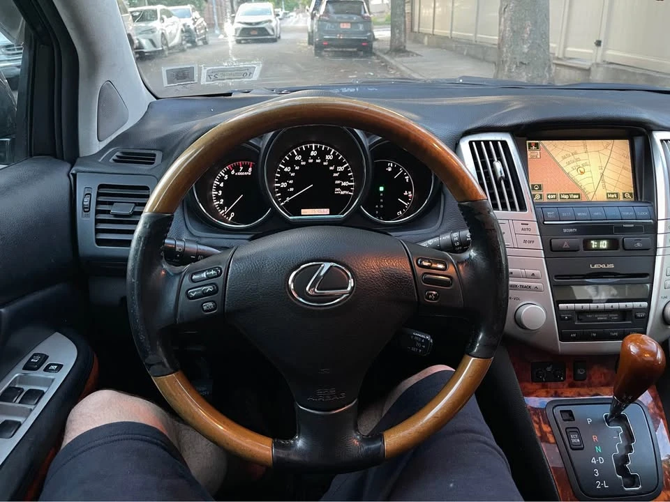 2005 Lexus RX 2nd Gen - Image 15 of 20