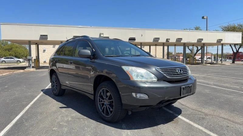 2005 Lexus RX 2nd Gen - Image 3 of 10