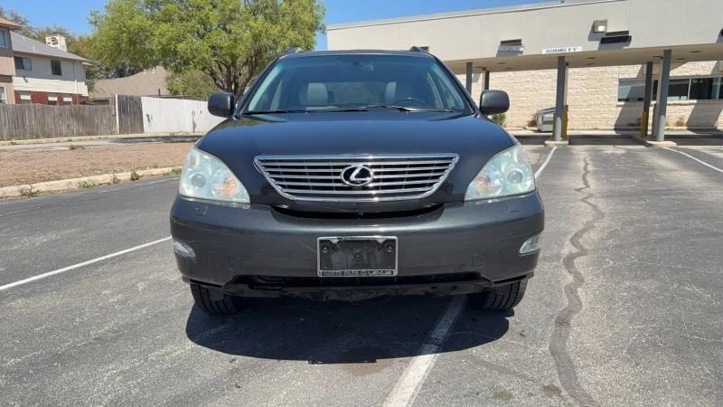 2005 Lexus RX 2nd Gen - Image 2 of 10