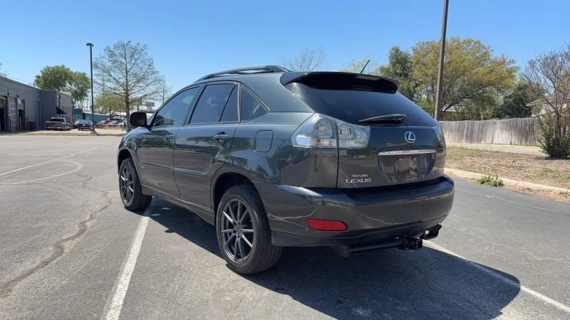 2005 Lexus RX 2nd Gen - Image 5 of 10