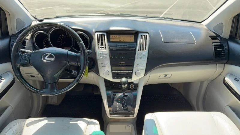 2005 Lexus RX 2nd Gen - Image 9 of 10