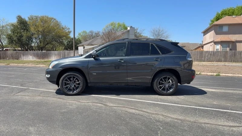 2005 Lexus RX 2nd Gen - Image 4 of 10