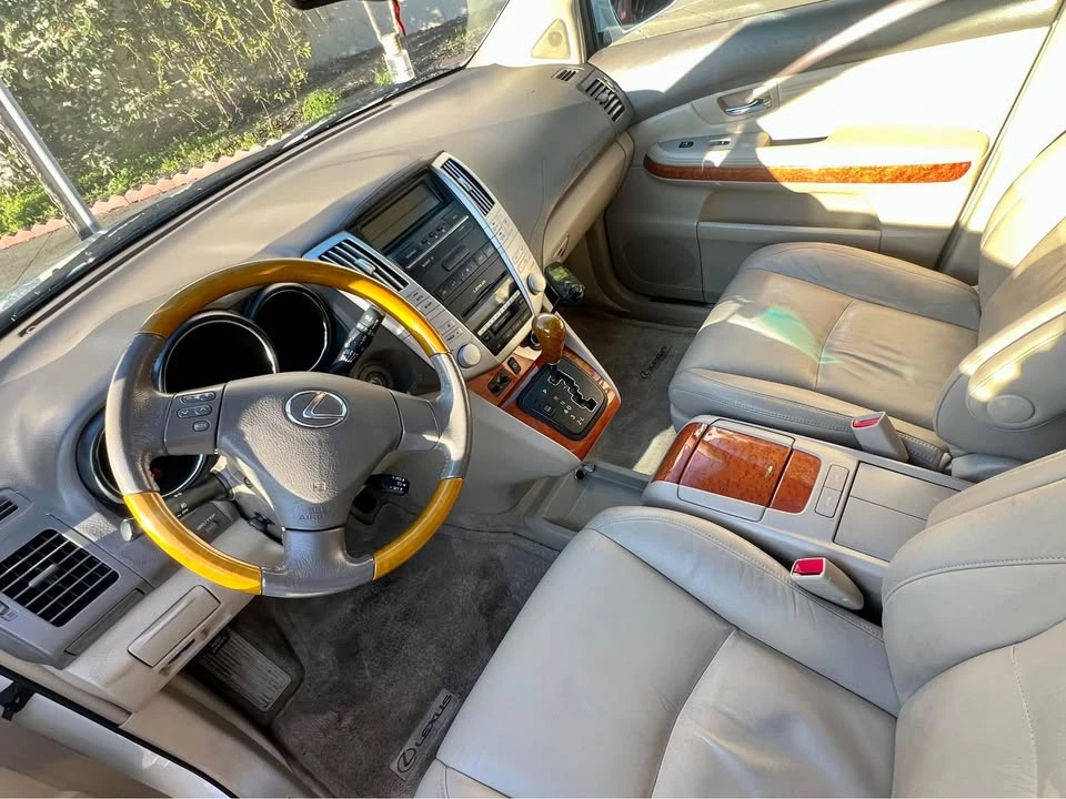 2005 Lexus RX 2nd Gen - Image 2 of 10