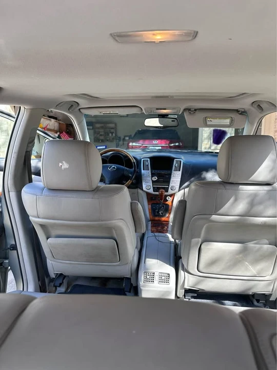 2005 Lexus RX 2nd Gen - Image 3 of 3