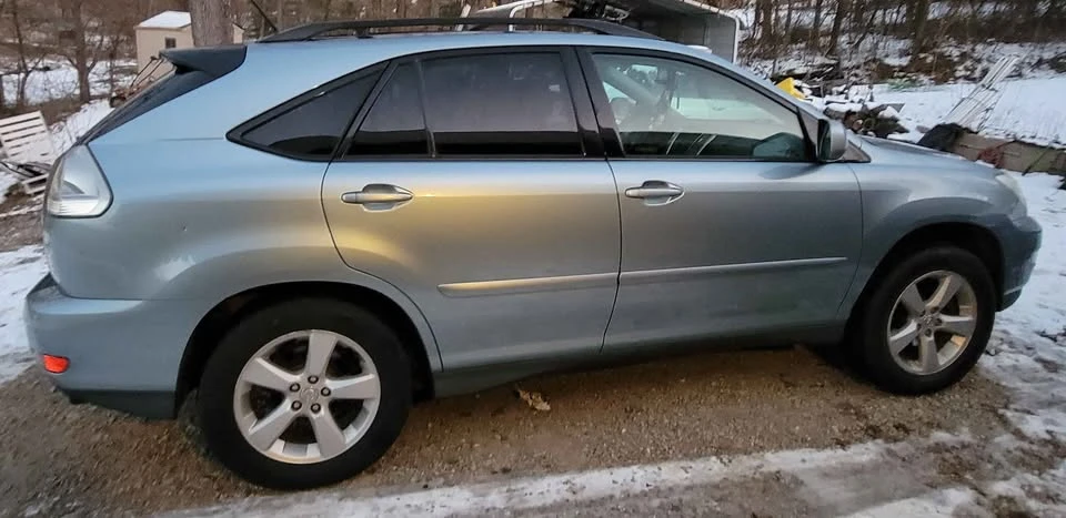 2005 Lexus RX 2nd Gen - Image 3 of 10