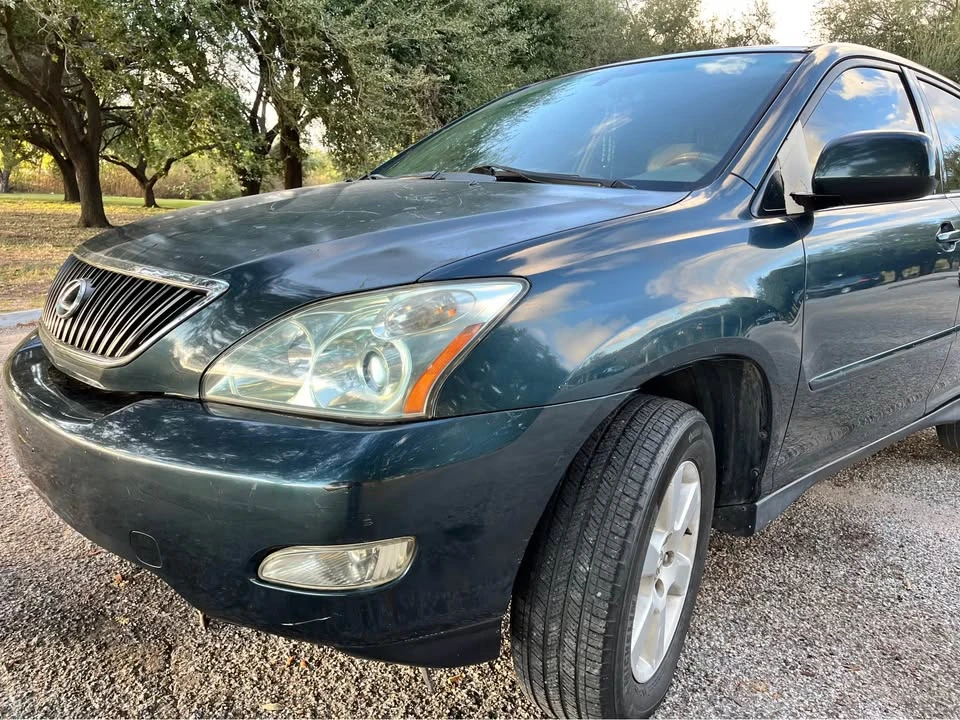 2005 Lexus RX 2nd Gen - Image 2 of 5