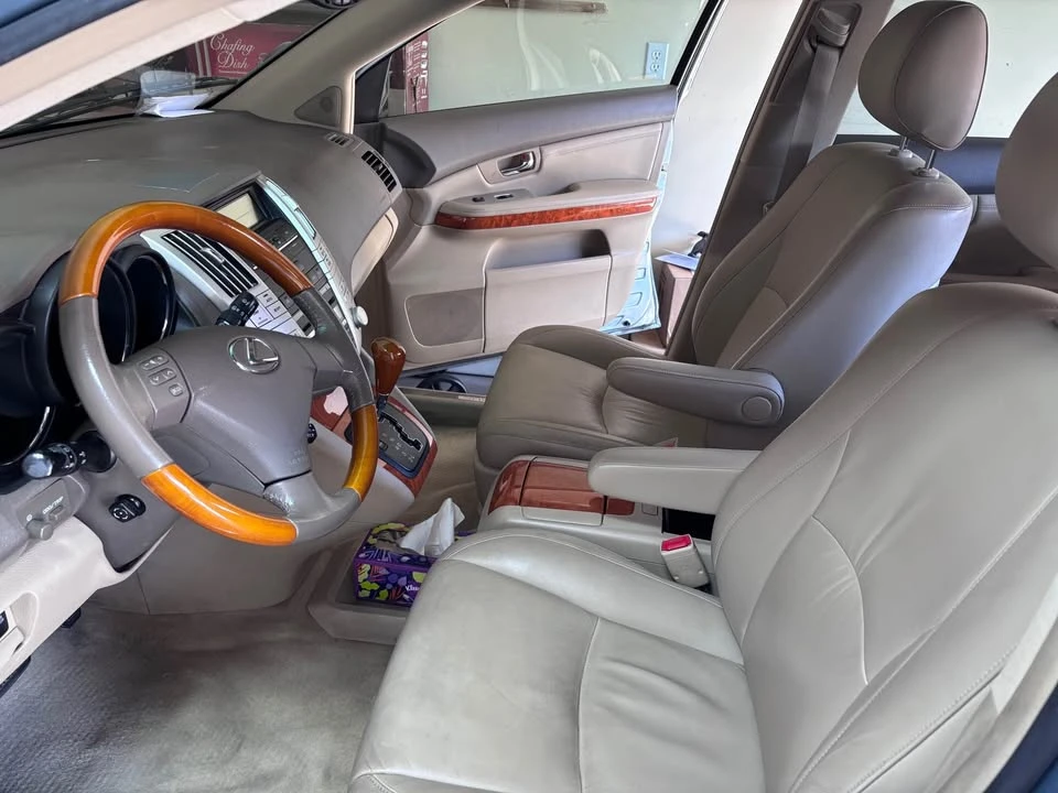 2005 Lexus RX 2nd Gen - Image 4 of 5