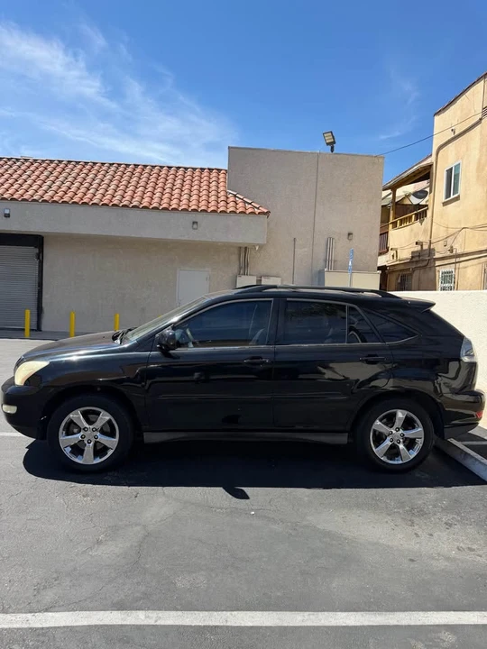 2005 Lexus RX 2nd Gen - Image 4 of 9