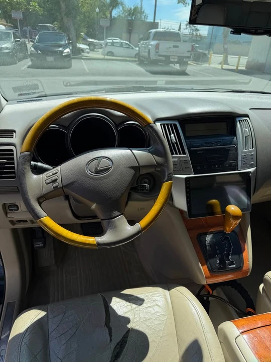 2005 Lexus RX 2nd Gen - Image 7 of 9
