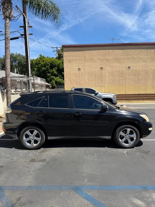 2005 Lexus RX 2nd Gen - Image 3 of 9