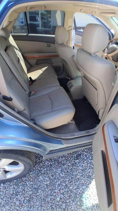 2005 Lexus RX 2nd Gen - Image 7 of 9