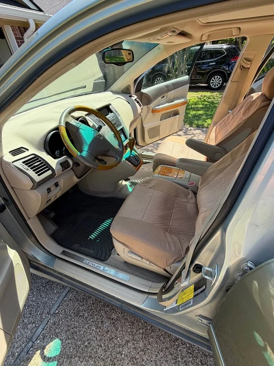 2005 Lexus RX 2nd Gen - Image 8 of 10