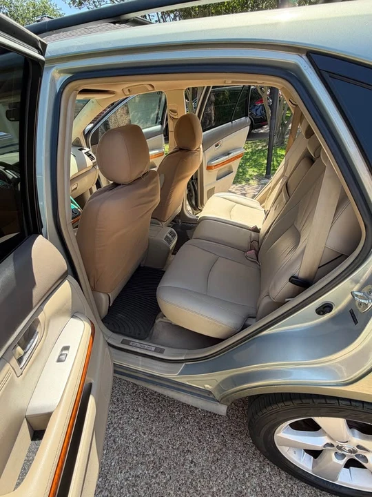 2005 Lexus RX 2nd Gen - Image 9 of 10