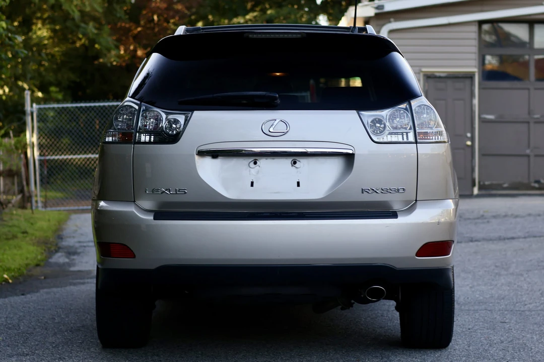 2005 Lexus RX 2nd Gen - Image 11 of 31