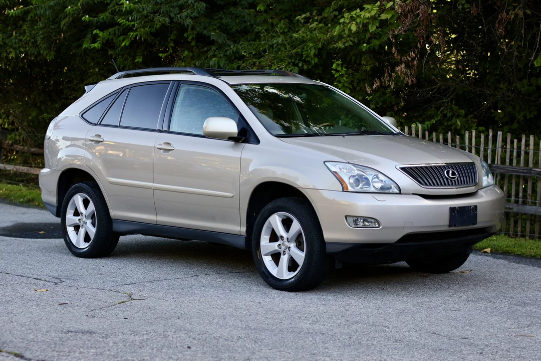 2005 Lexus RX 2nd Gen - Image 17 of 31
