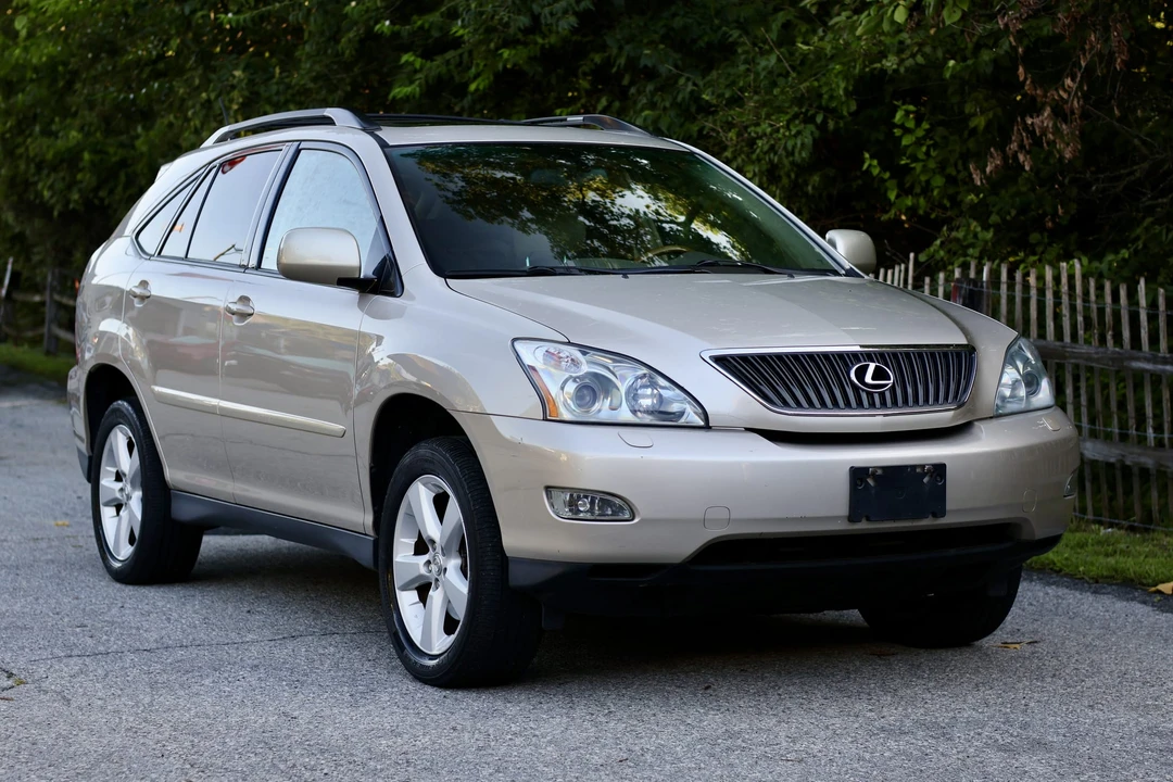 2005 Lexus RX 2nd Gen - Image 18 of 31