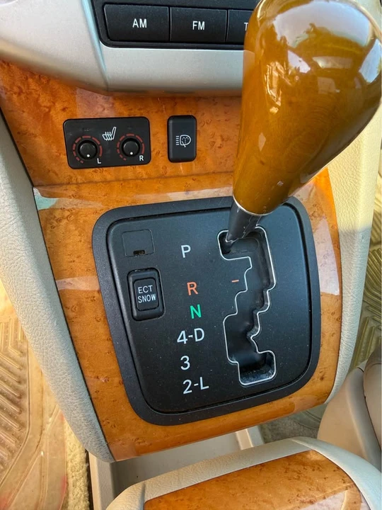 2005 Lexus RX 2nd Gen - Image 12 of 16