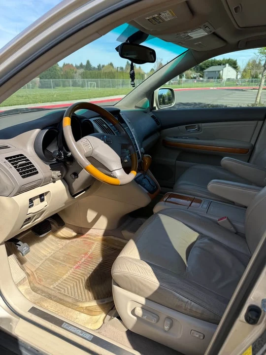2005 Lexus RX 2nd Gen - Image 8 of 16