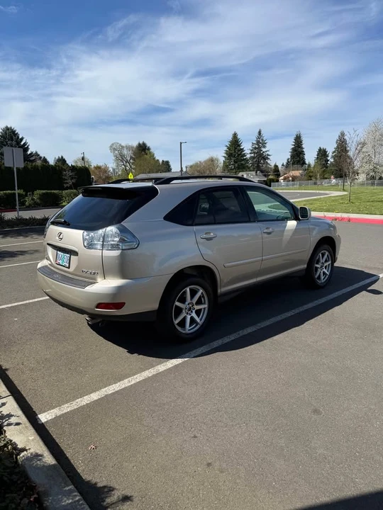 2005 Lexus RX 2nd Gen - Image 6 of 16