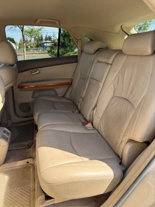 2005 Lexus RX 2nd Gen - Image 9 of 16