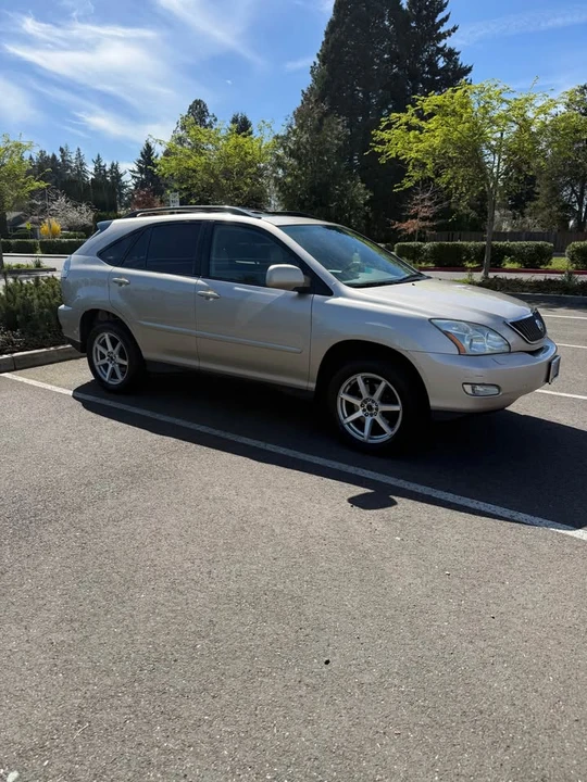 2005 Lexus RX 2nd Gen - Image 2 of 16