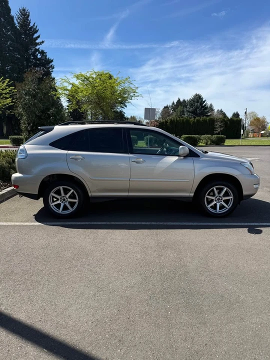 2005 Lexus RX 2nd Gen - Image 4 of 16