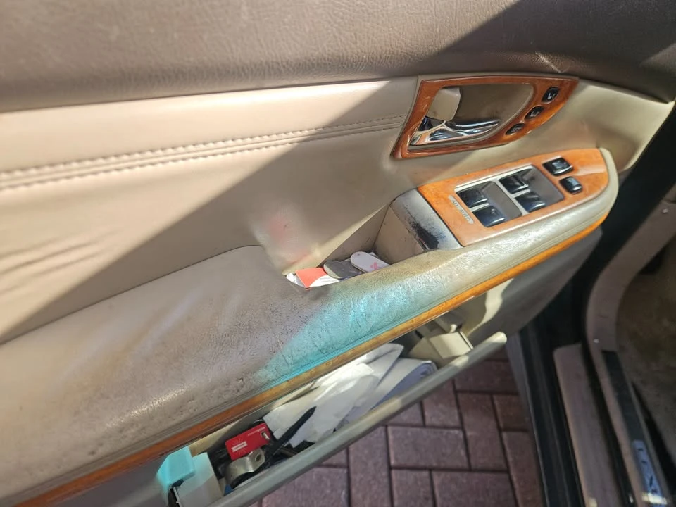2005 Lexus RX 2nd Gen - Image 5 of 6