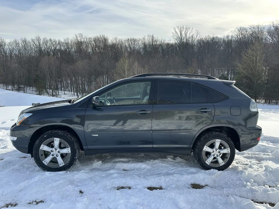 2005 Lexus RX 2nd Gen - Image 10 of 31