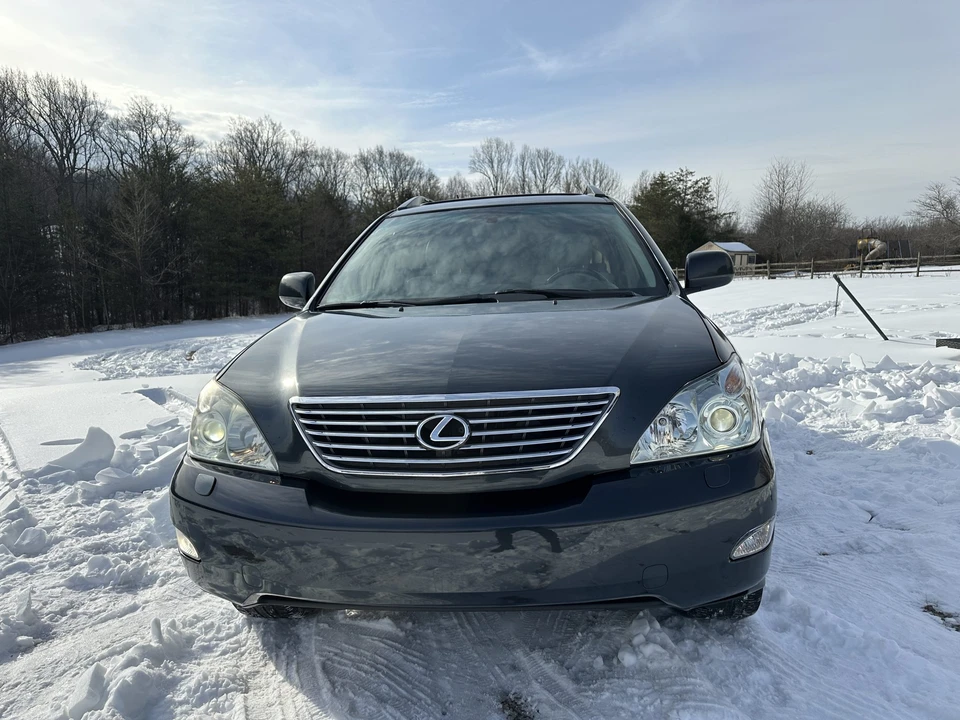 2005 Lexus RX 2nd Gen - Image 2 of 31