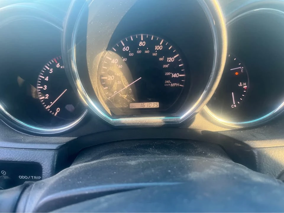 2005 Lexus RX 2nd Gen - Image 6 of 8