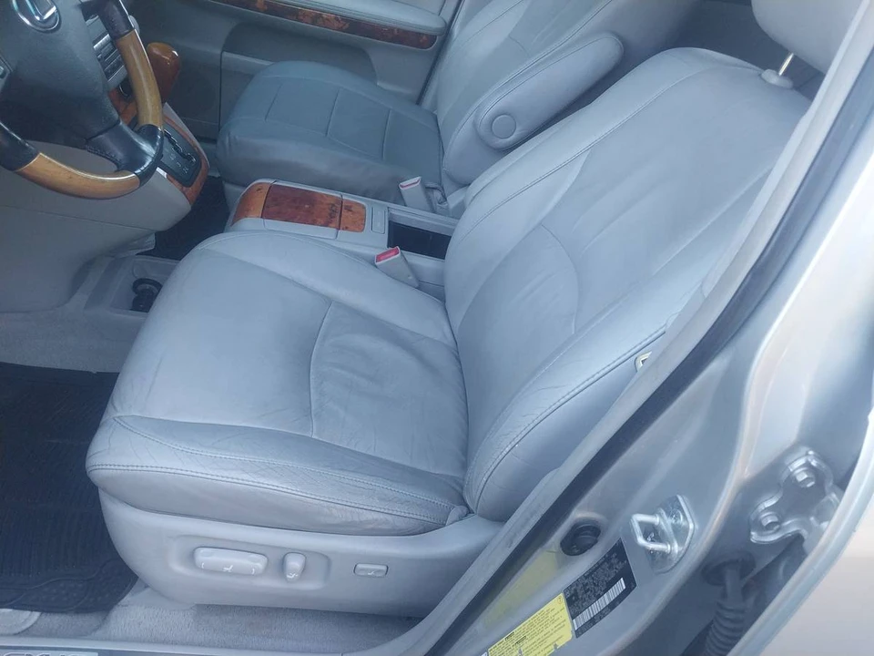 2005 Lexus RX 2nd Gen - Image 8 of 14