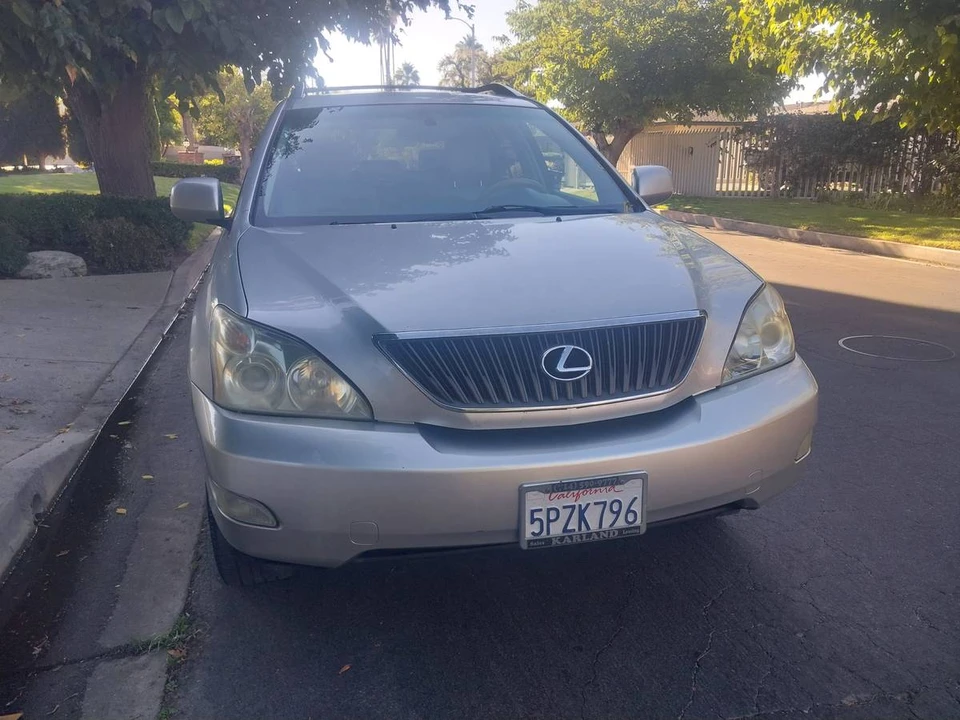 2005 Lexus RX 2nd Gen - Image 4 of 14
