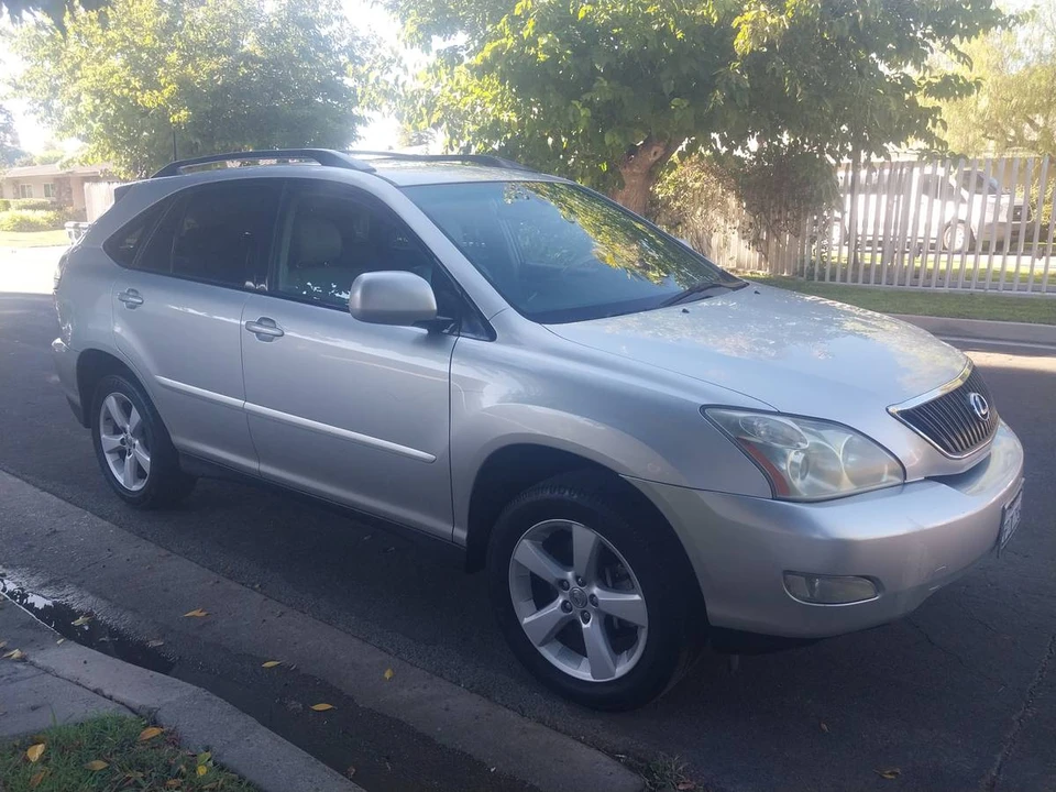 2005 Lexus RX 2nd Gen - Image 3 of 14