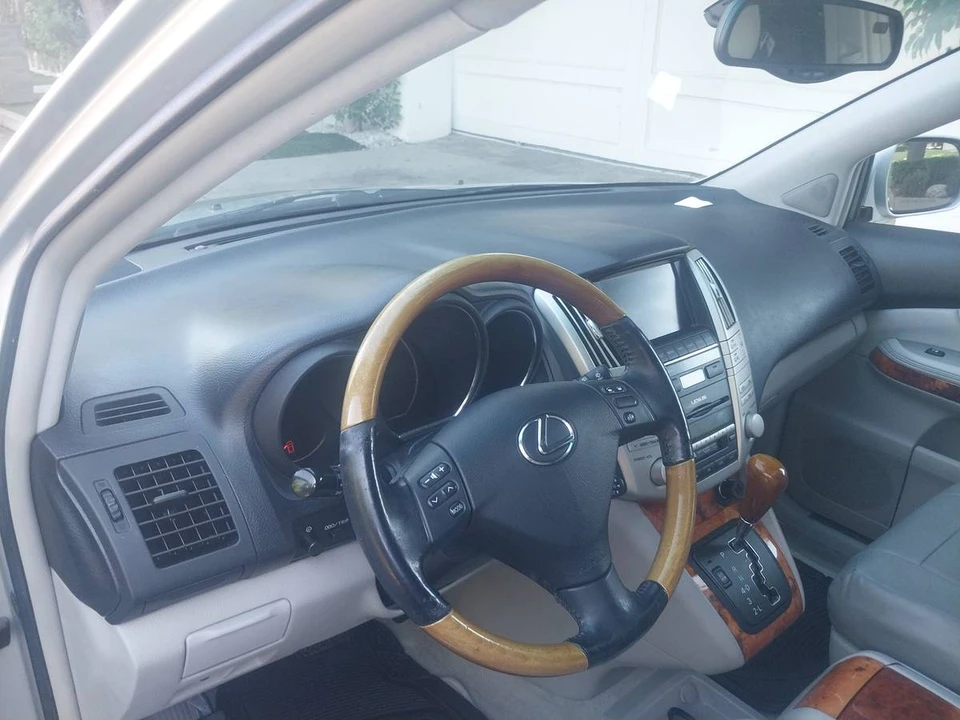 2005 Lexus RX 2nd Gen - Image 10 of 14